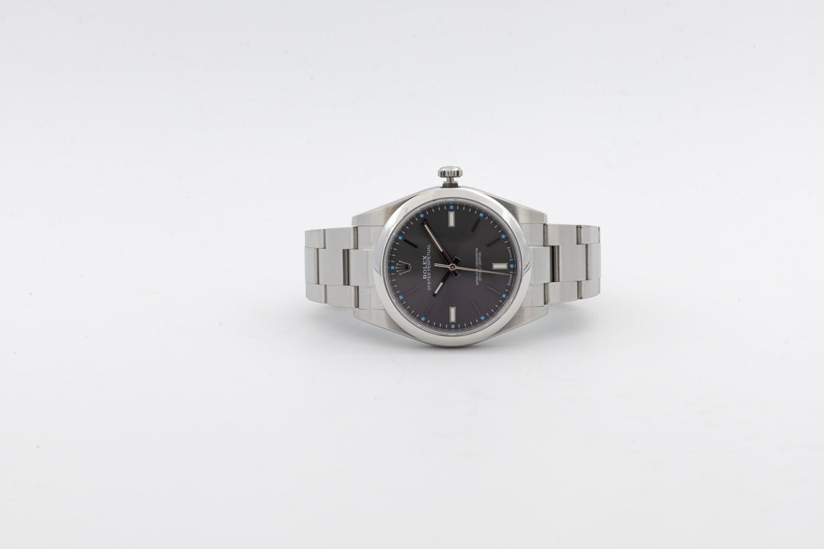 Rolex Oyster Perpetual 114300 quadrante Dark Rhodium del 2019