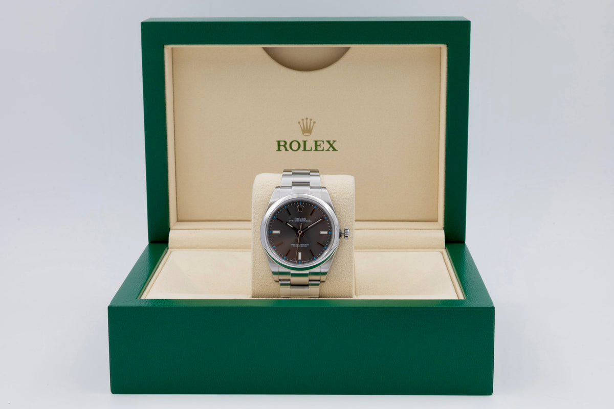 Rolex Oyster Perpetual 114300 quadrante Dark Rhodium del 2019