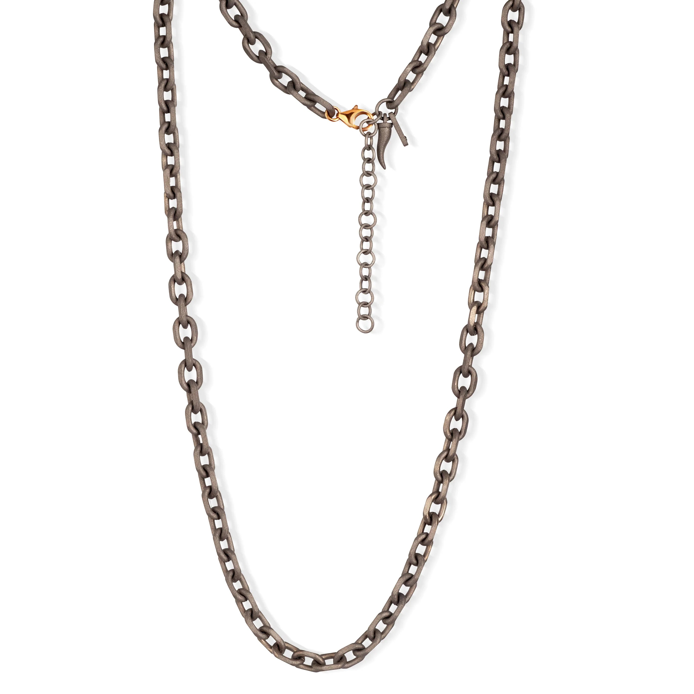 Collana uomo con catena scooby doo in titanio e chiusura in oro rosa 9 kt, Mano J