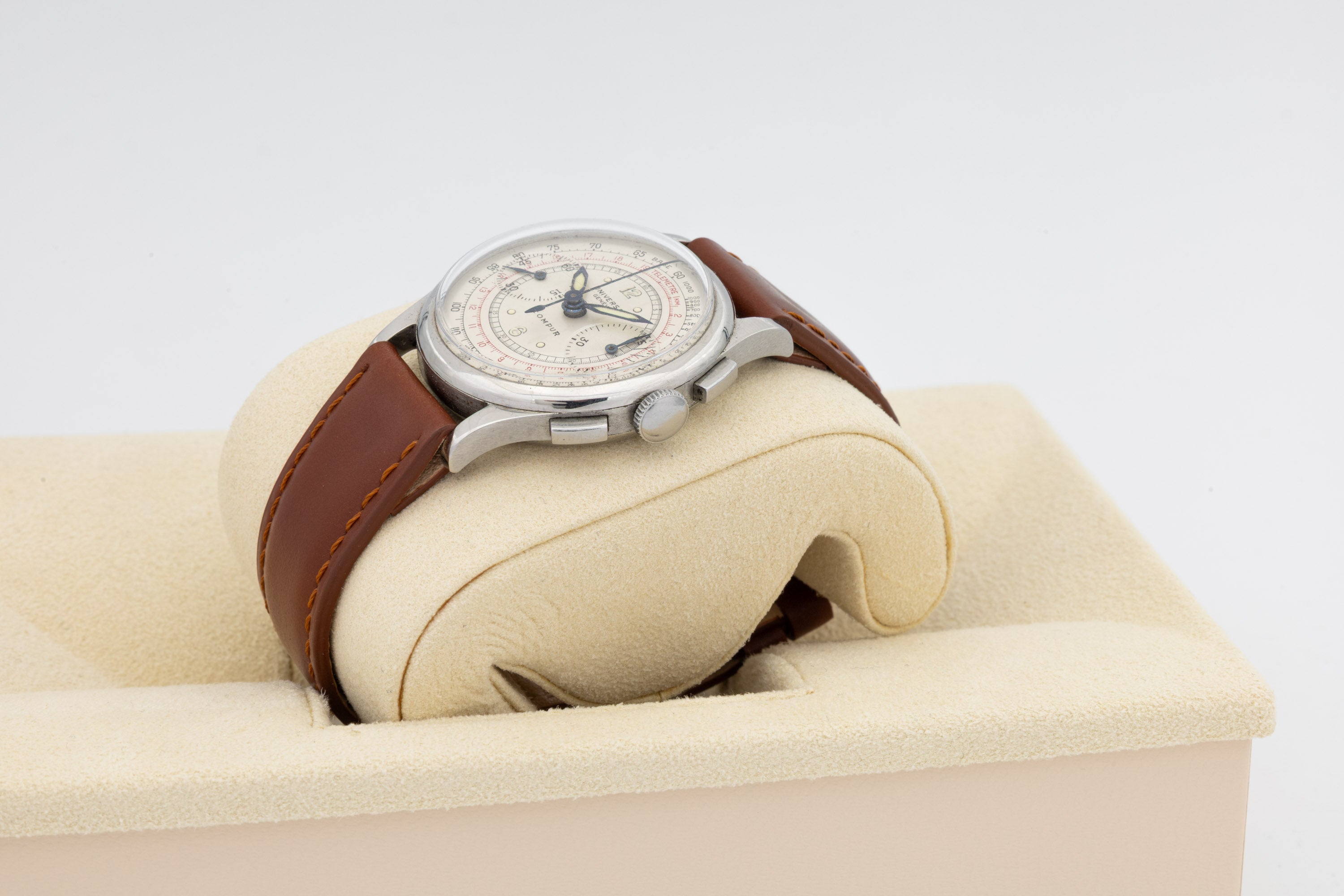 Chronographe Universal Genève Compur