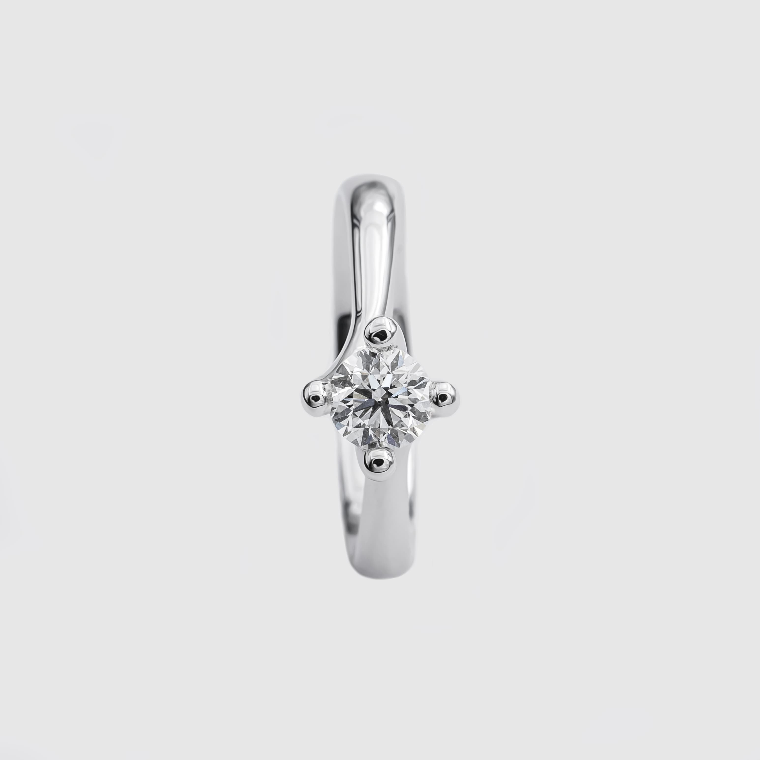 Anello solitario Twist of Love in oro bianco e diamante ct. 0,70 Ferro Atelier