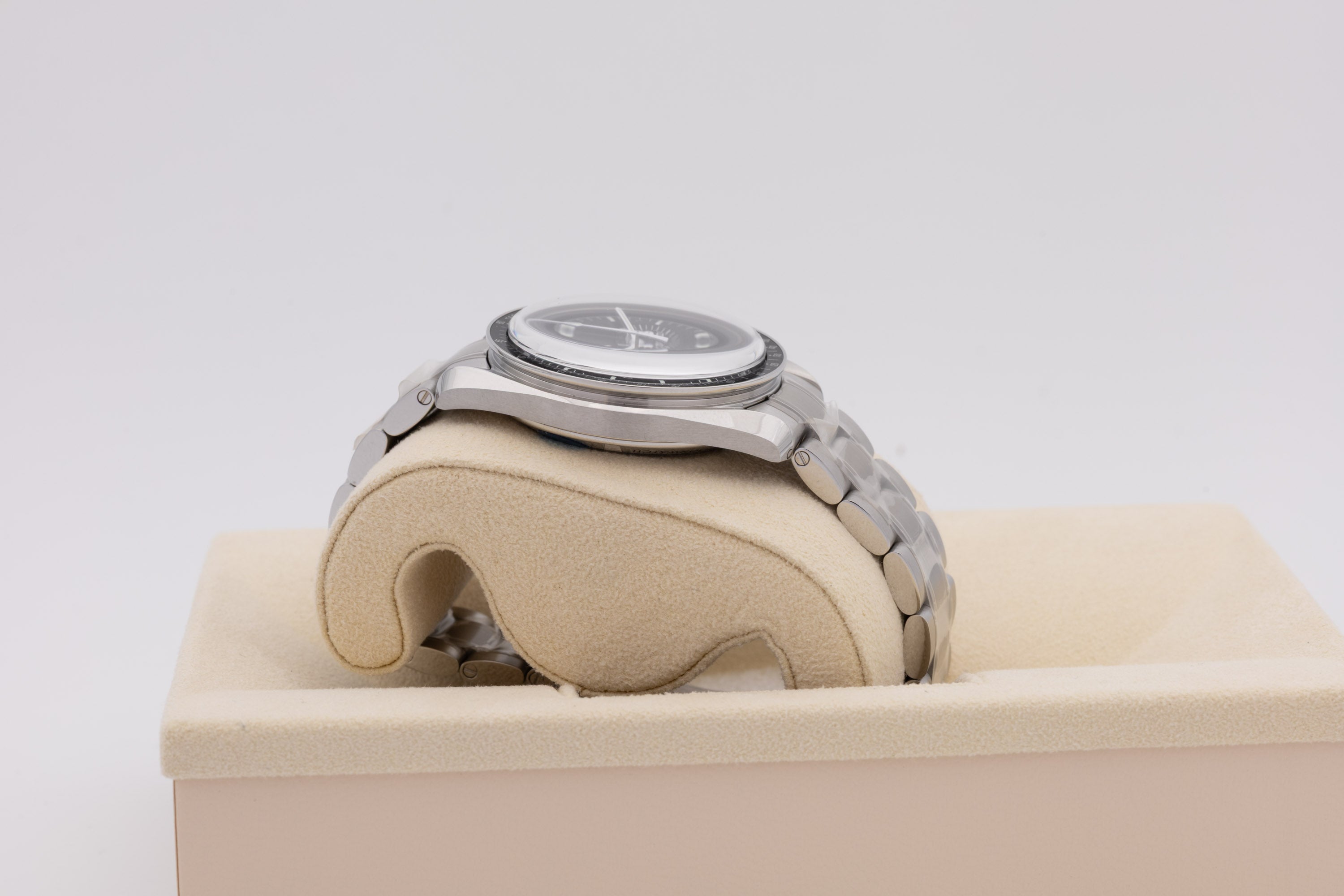Omega Speedmaster Moonwatch White from 2025