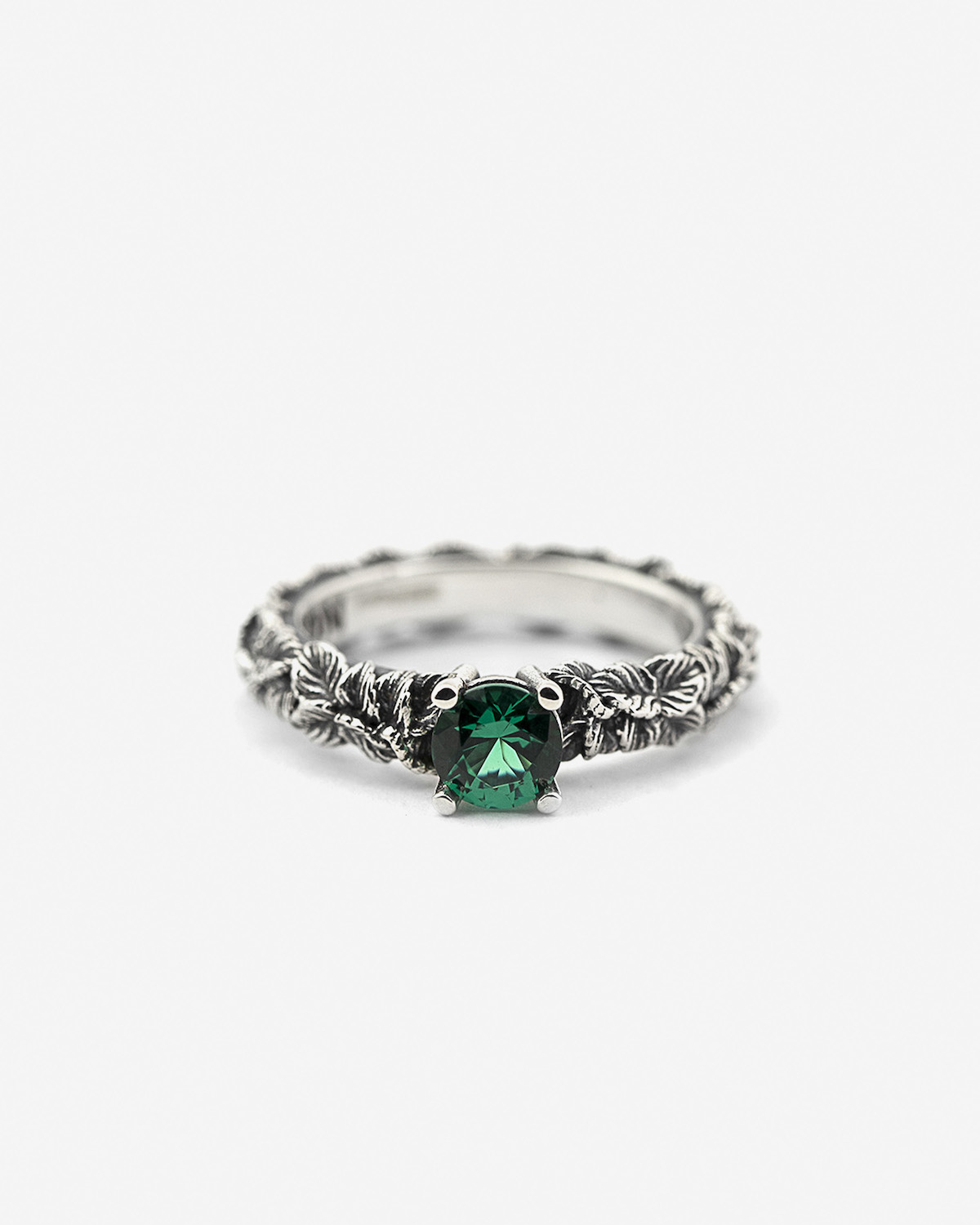 Silver solitaire leaf band ring with green cubic zirconia, Nove25