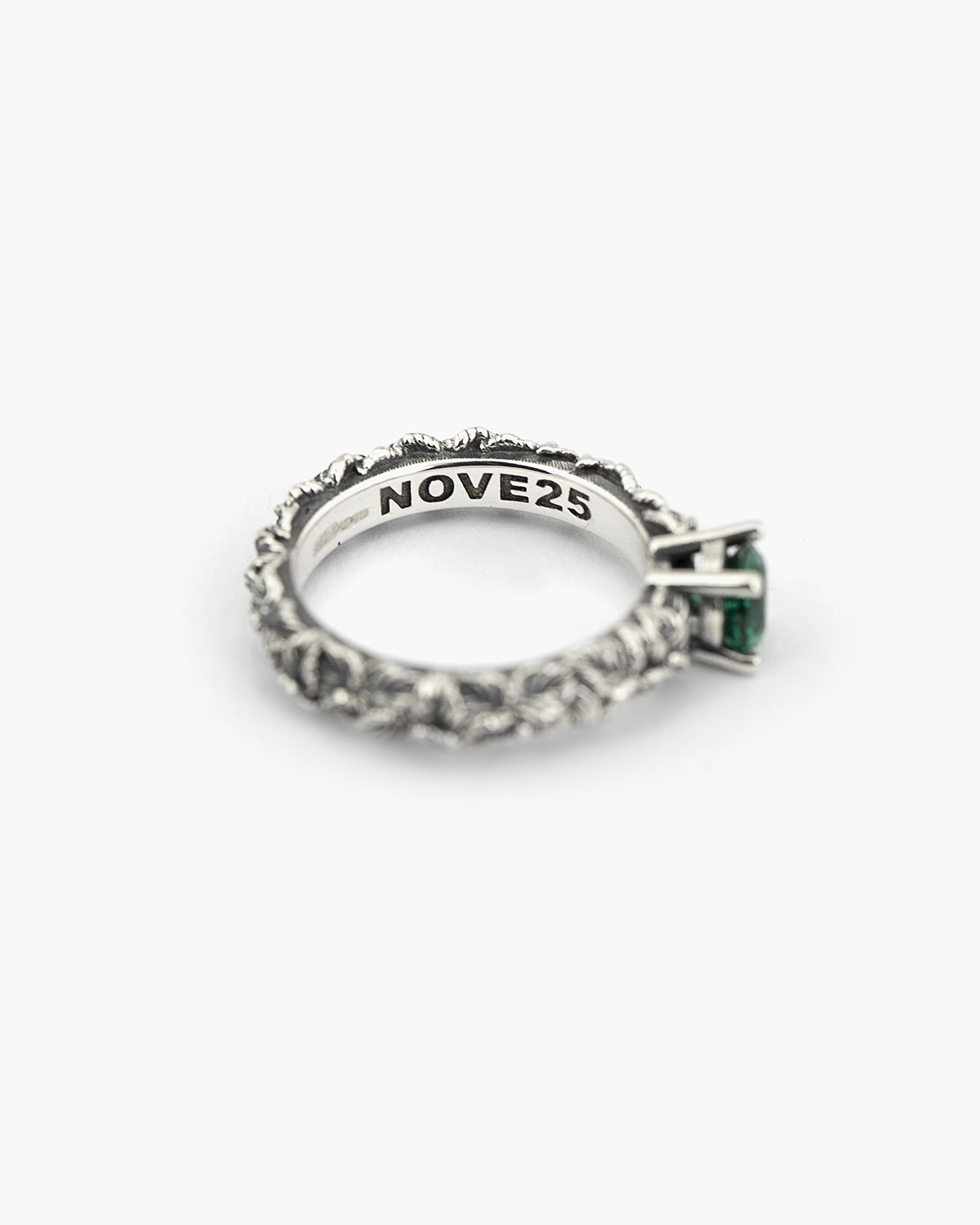 Silver solitaire leaf band ring with green cubic zirconia, Nove25