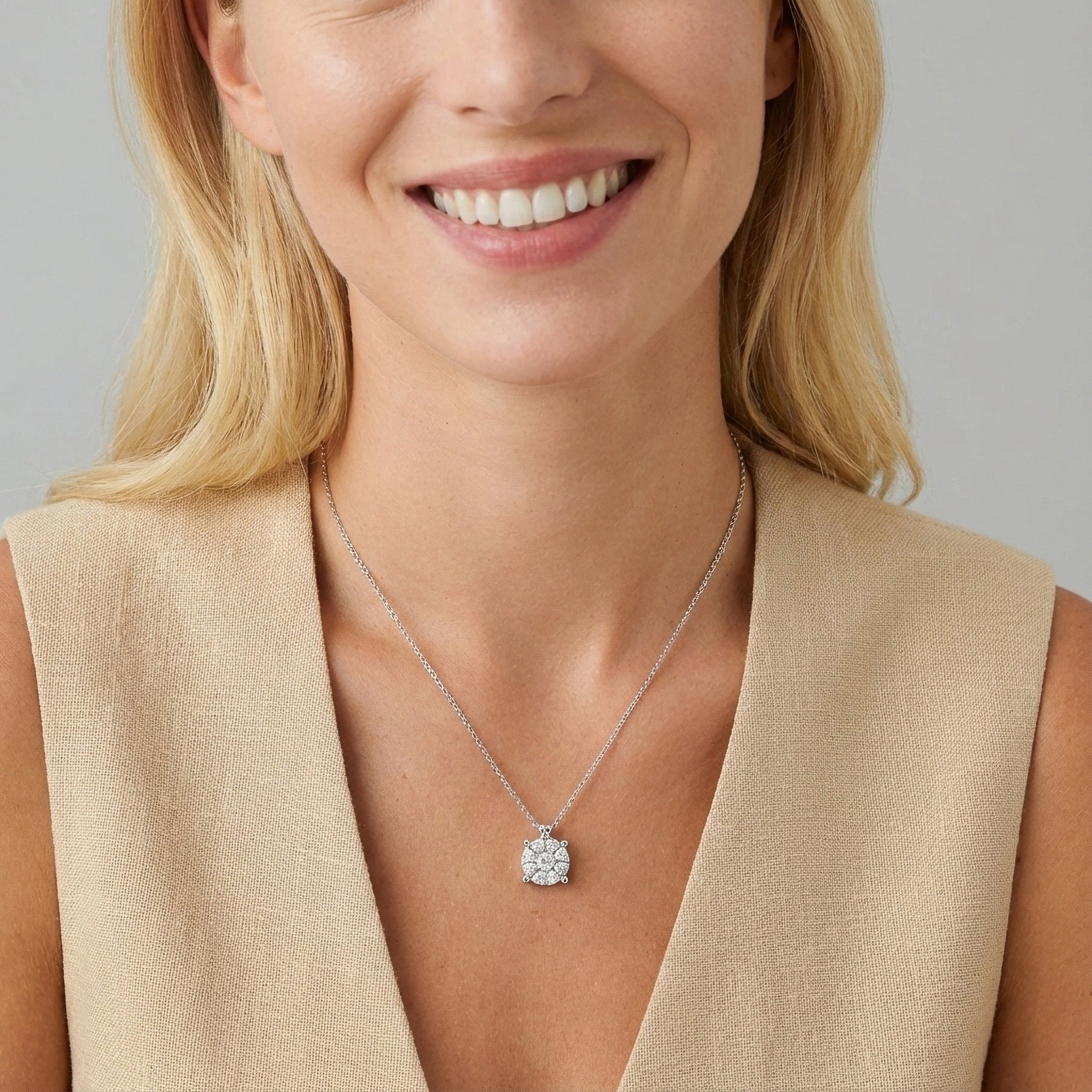 Collana punto luce Flower in oro bianco e diamanti ct. 0,10 Ferro Atelier