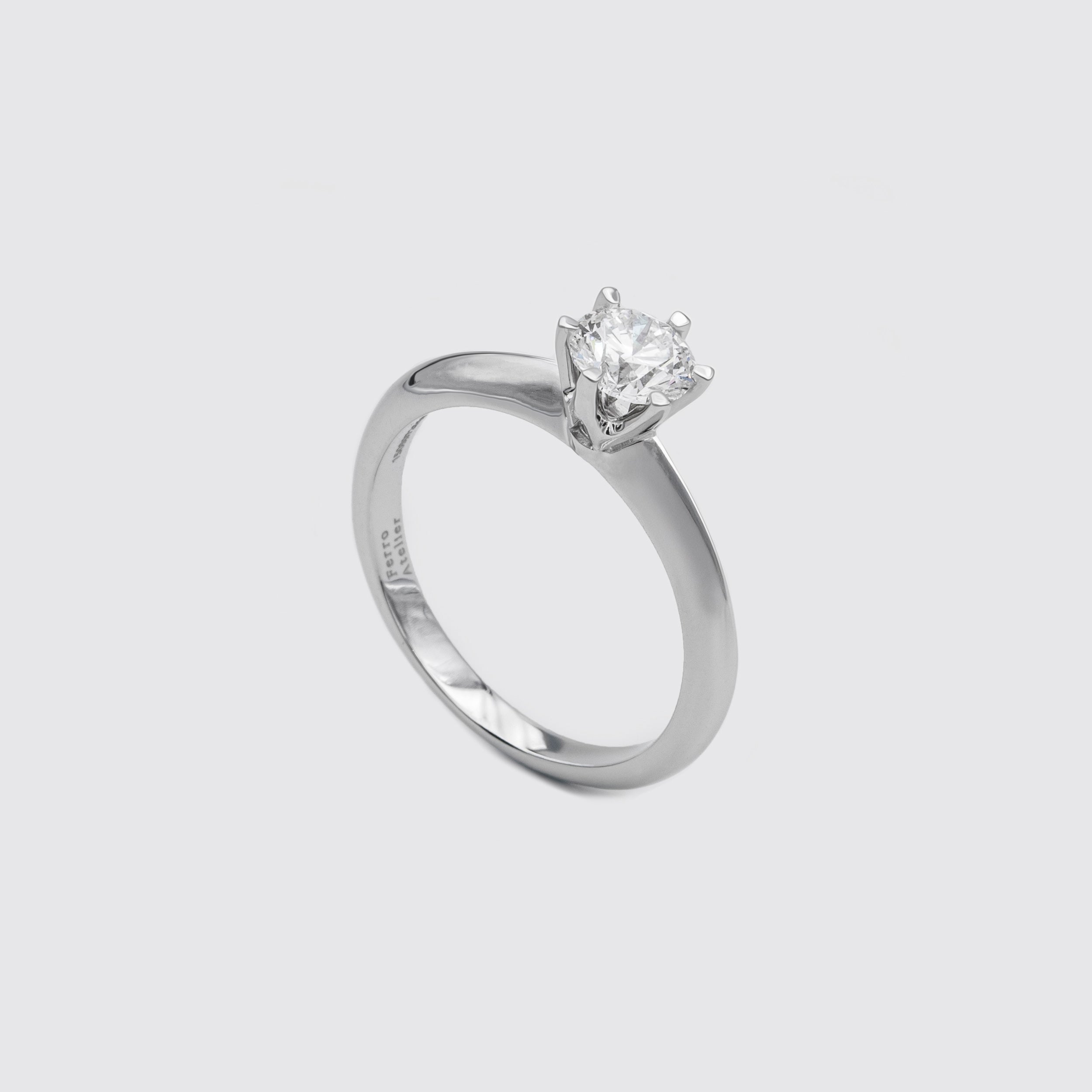 Solitaire ring in white gold and diamonds, Miluna