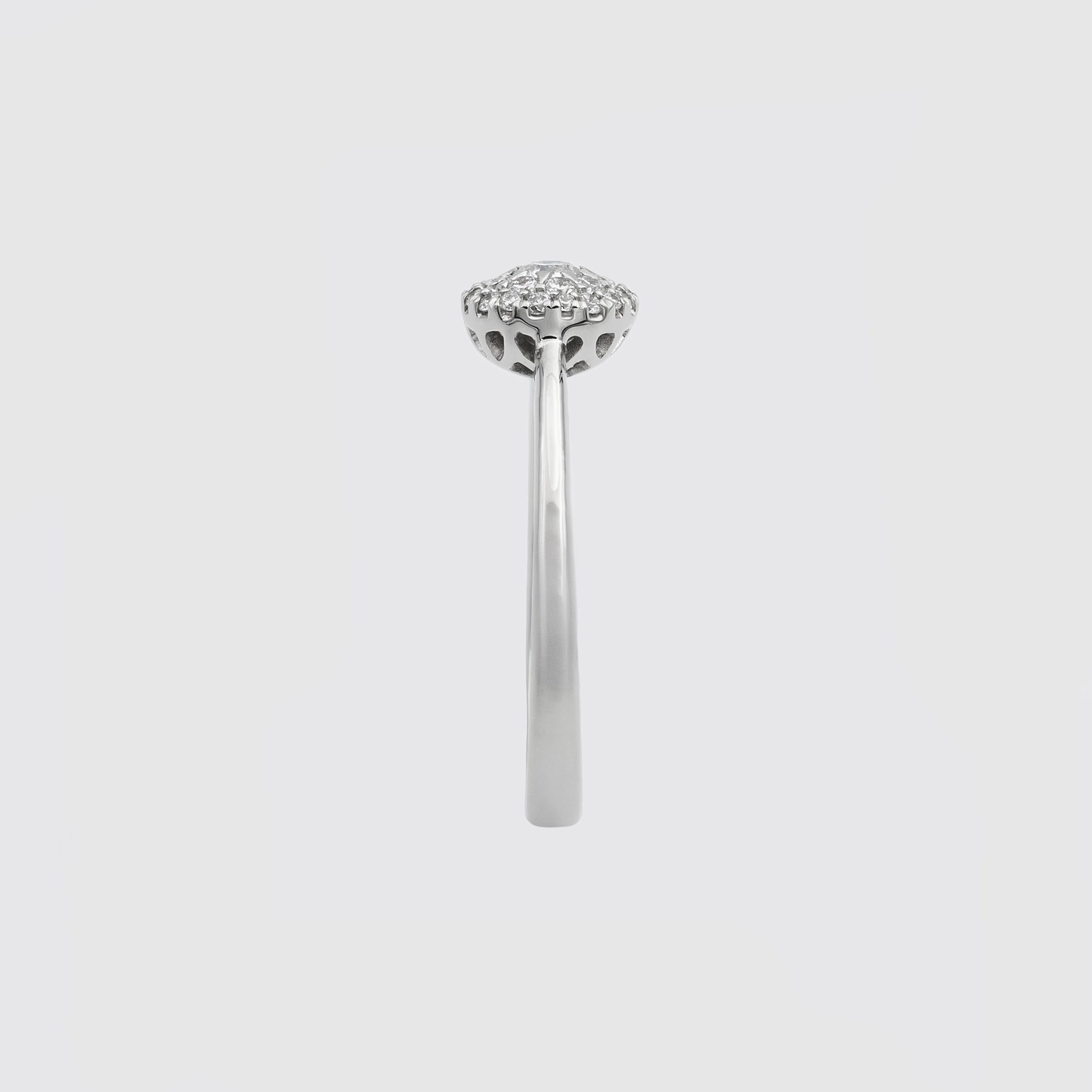 Solitaire ring in white gold and diamonds, Miluna