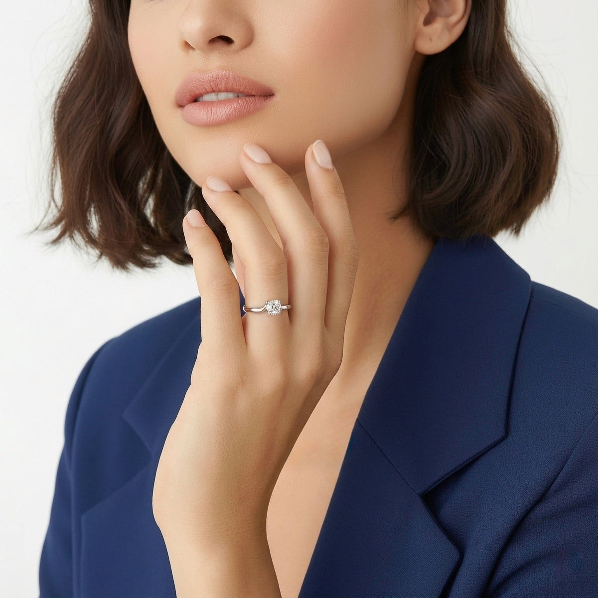 Anello solitario Twist of Love in oro bianco e diamante ct. 0,50 Ferro Atelier
