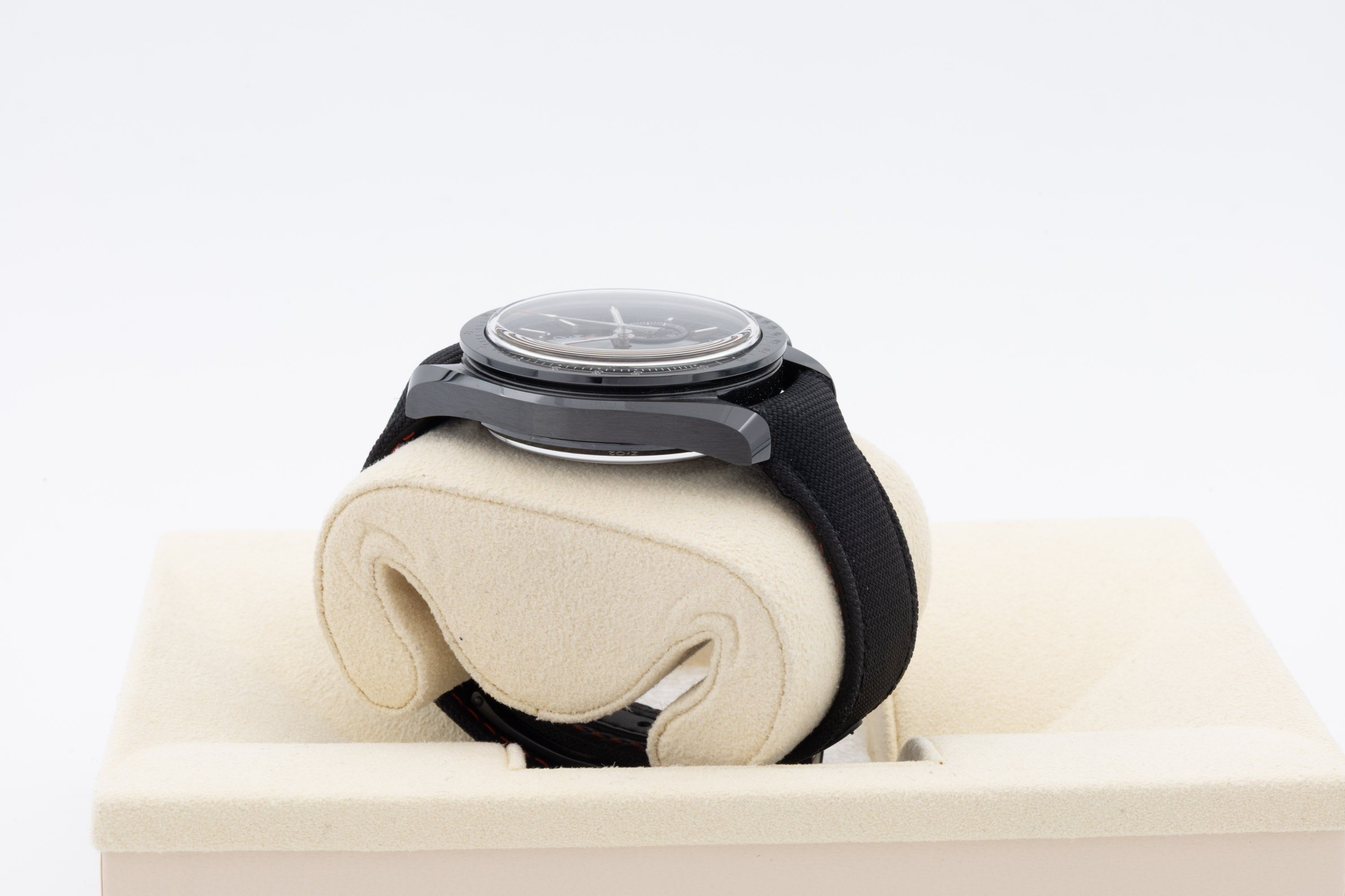 Omega Speedmaster Lado Oscuro de la Luna del 2024 Co-Axial