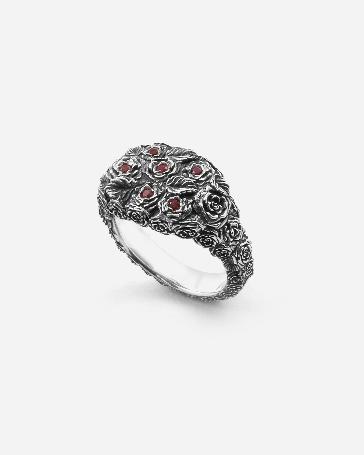 Anello chevalier Bloody Garden in argento, con rose e brillanti rossi ,Nove25