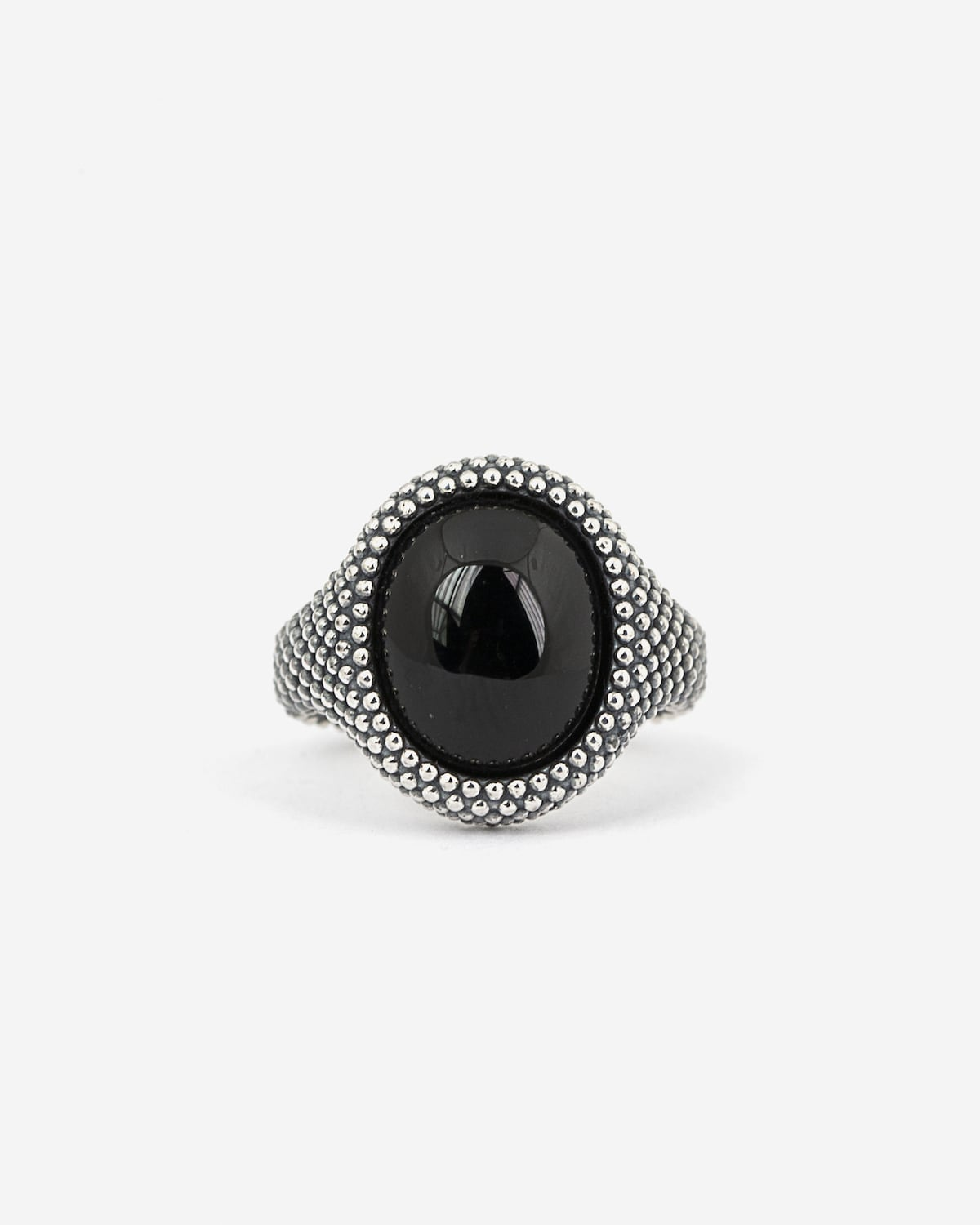 Anello in argento, chevalier ovale puntinato con pietra onice, Nove25