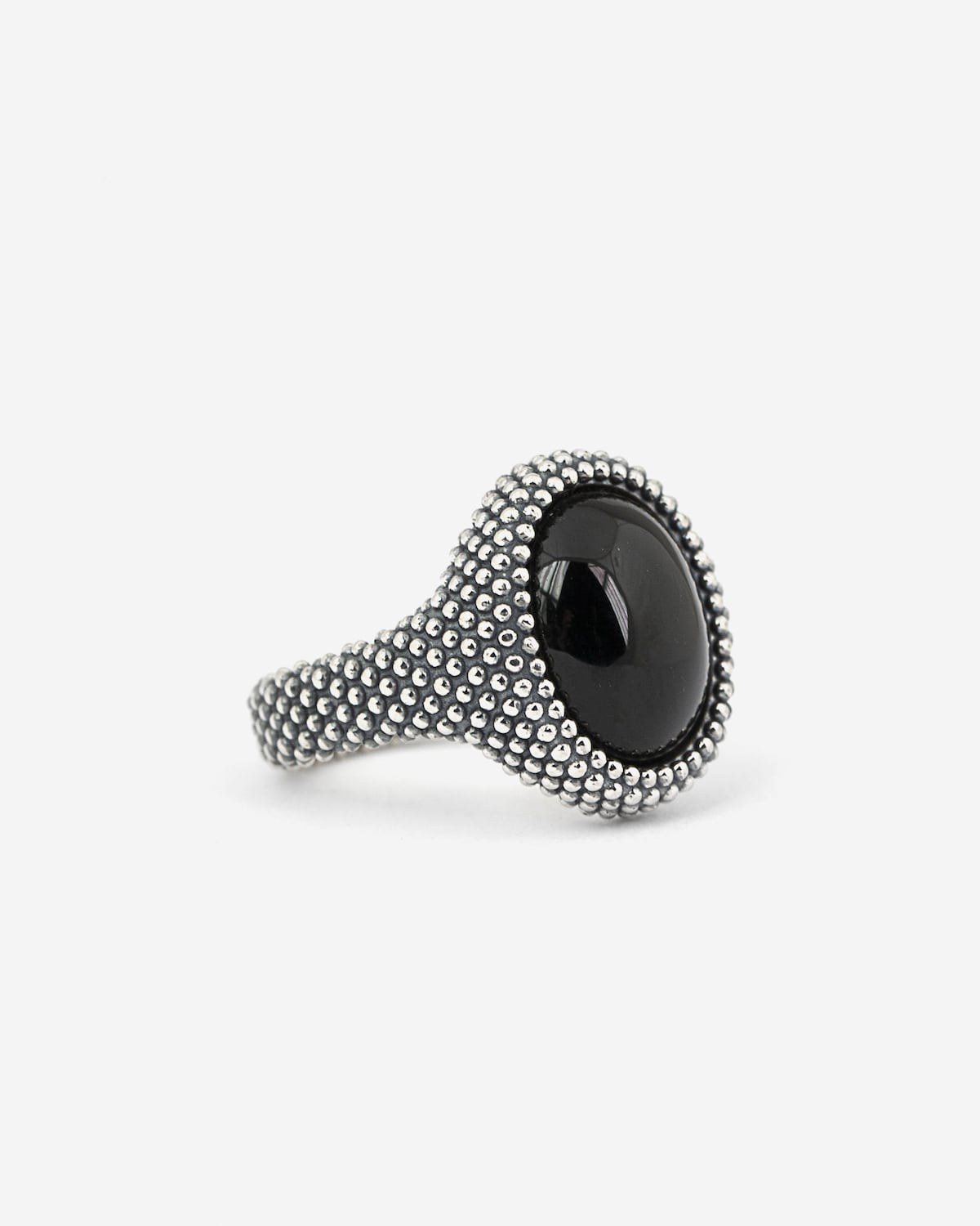 Anello in argento, chevalier ovale puntinato con pietra onice, Nove25