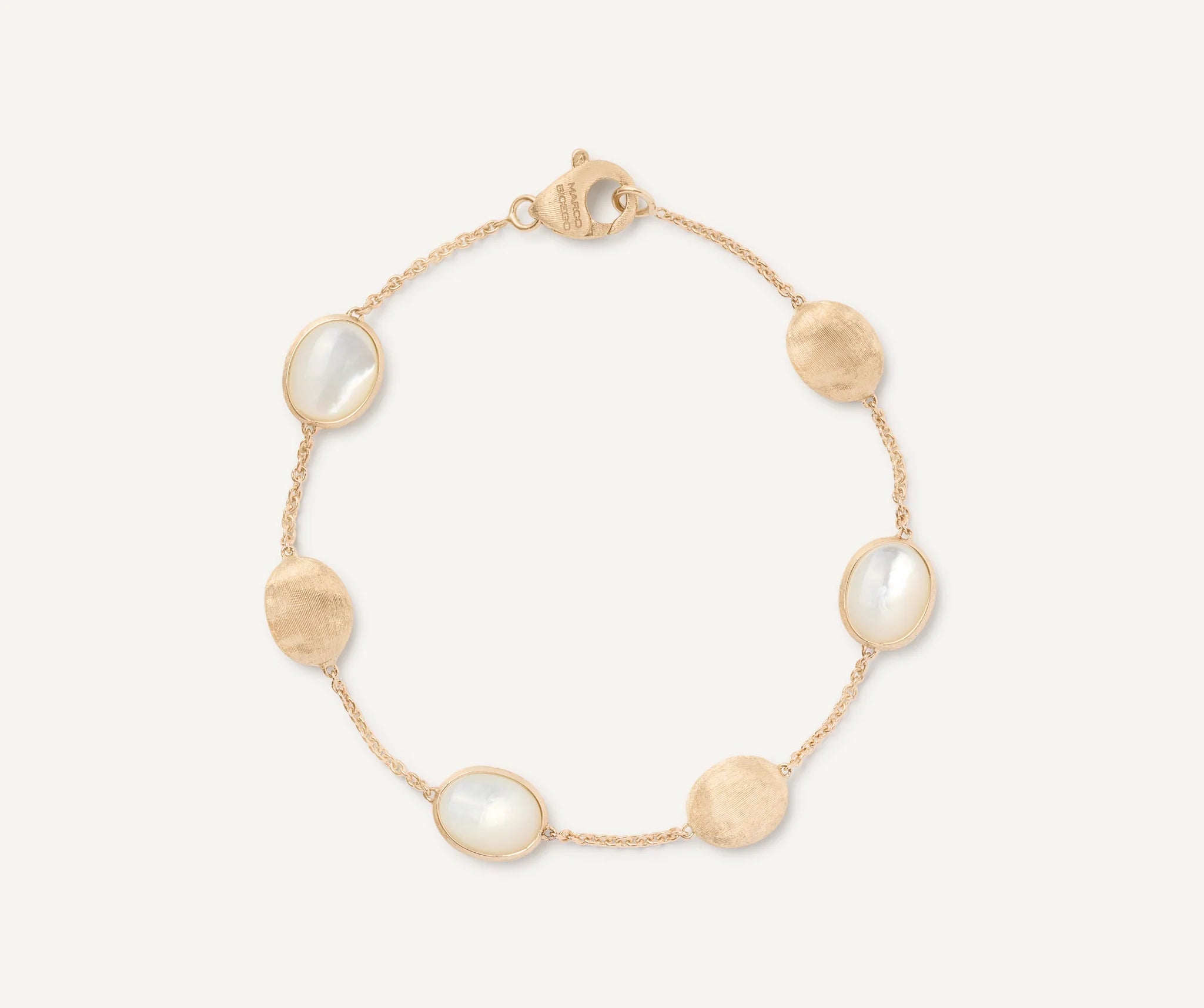 Bracciale con ovaline in oro e madreperla, Siviglia, Marco Bicego