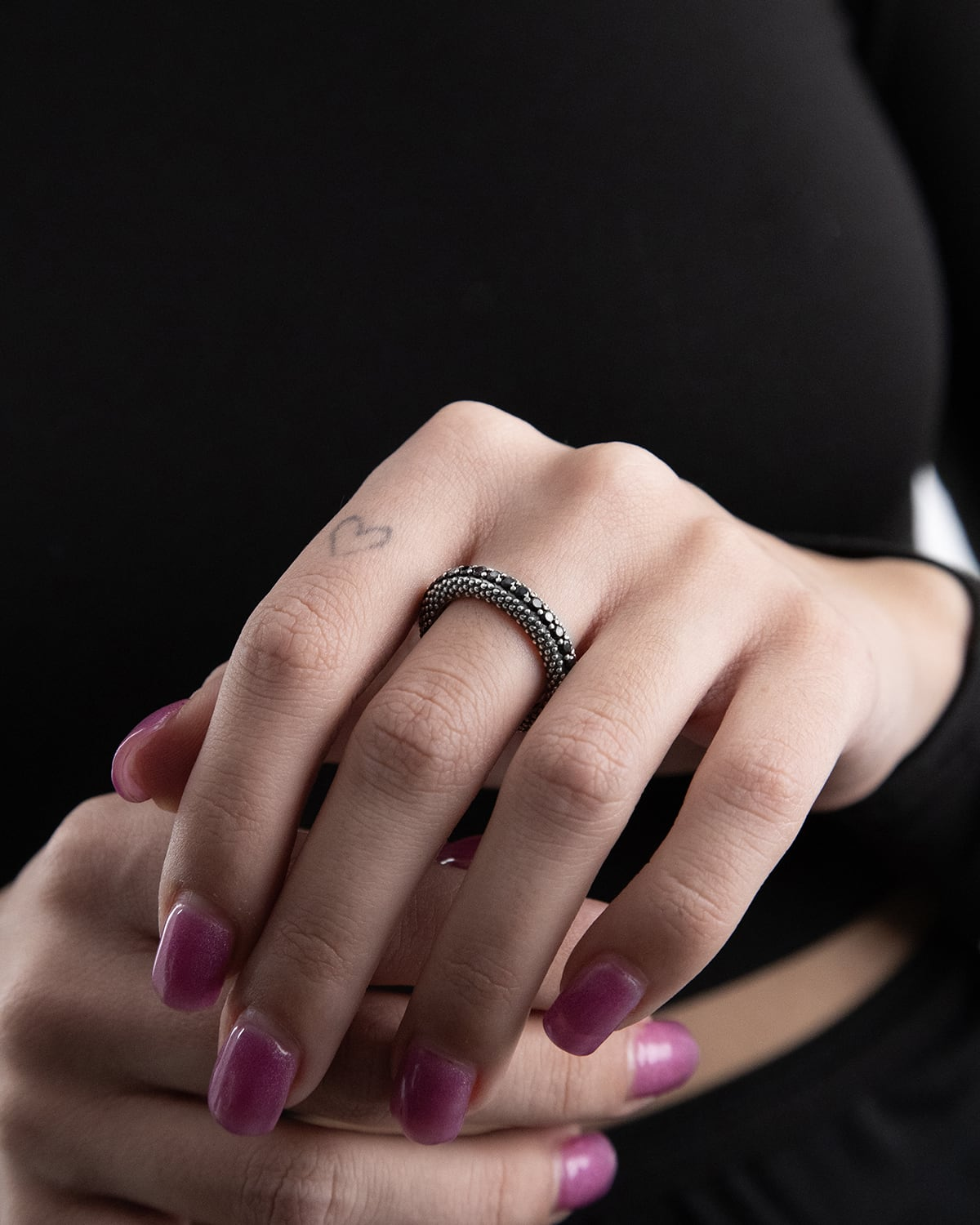 Bague en argent, bande h6 avec diamants noirs, Nove25