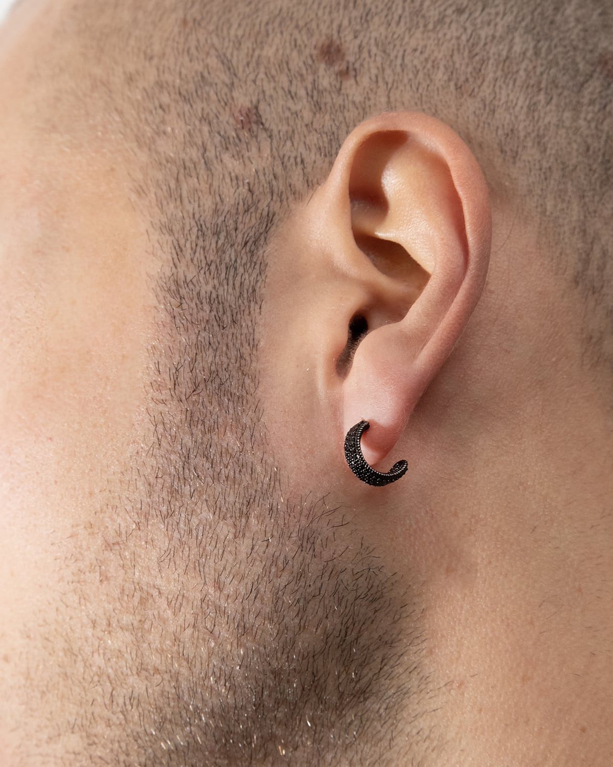 Orecchino in argento,bright black band con brillanti neri, Nove25